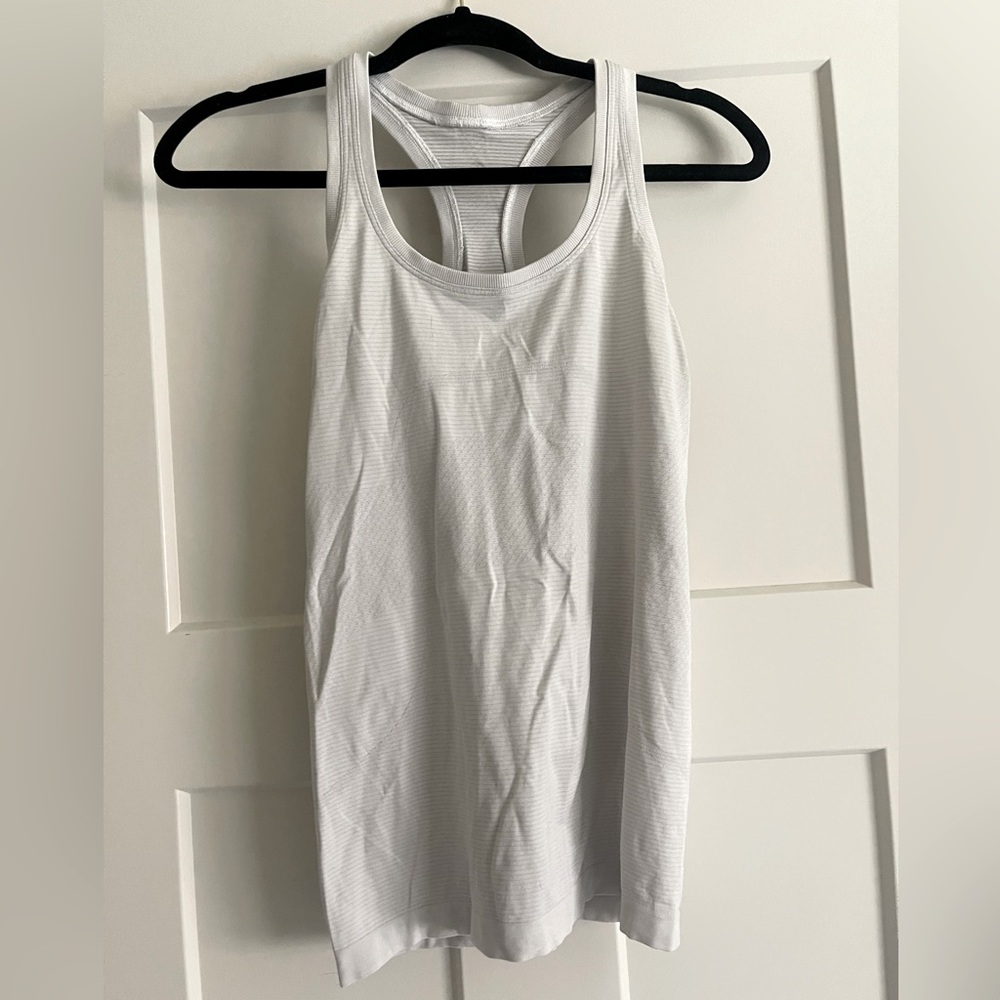 Lululemon swiftly tank size 6